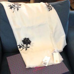 Brand new Tory Burch Travelers Blanket